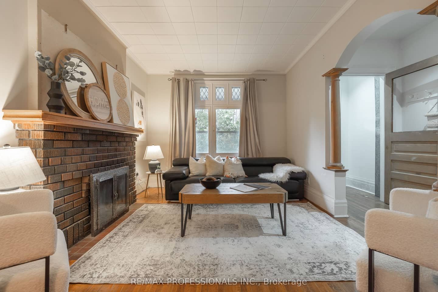 181 Garden Avenue, Toronto, ON M6R 1H8