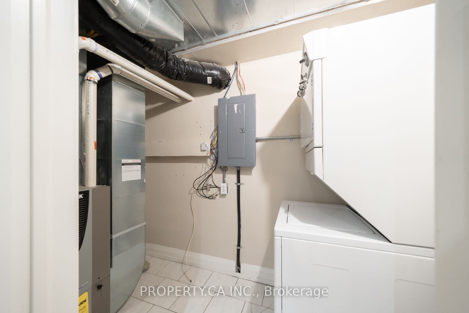473 Dupont Street 2, Toronto, ON M6G 1Y6
