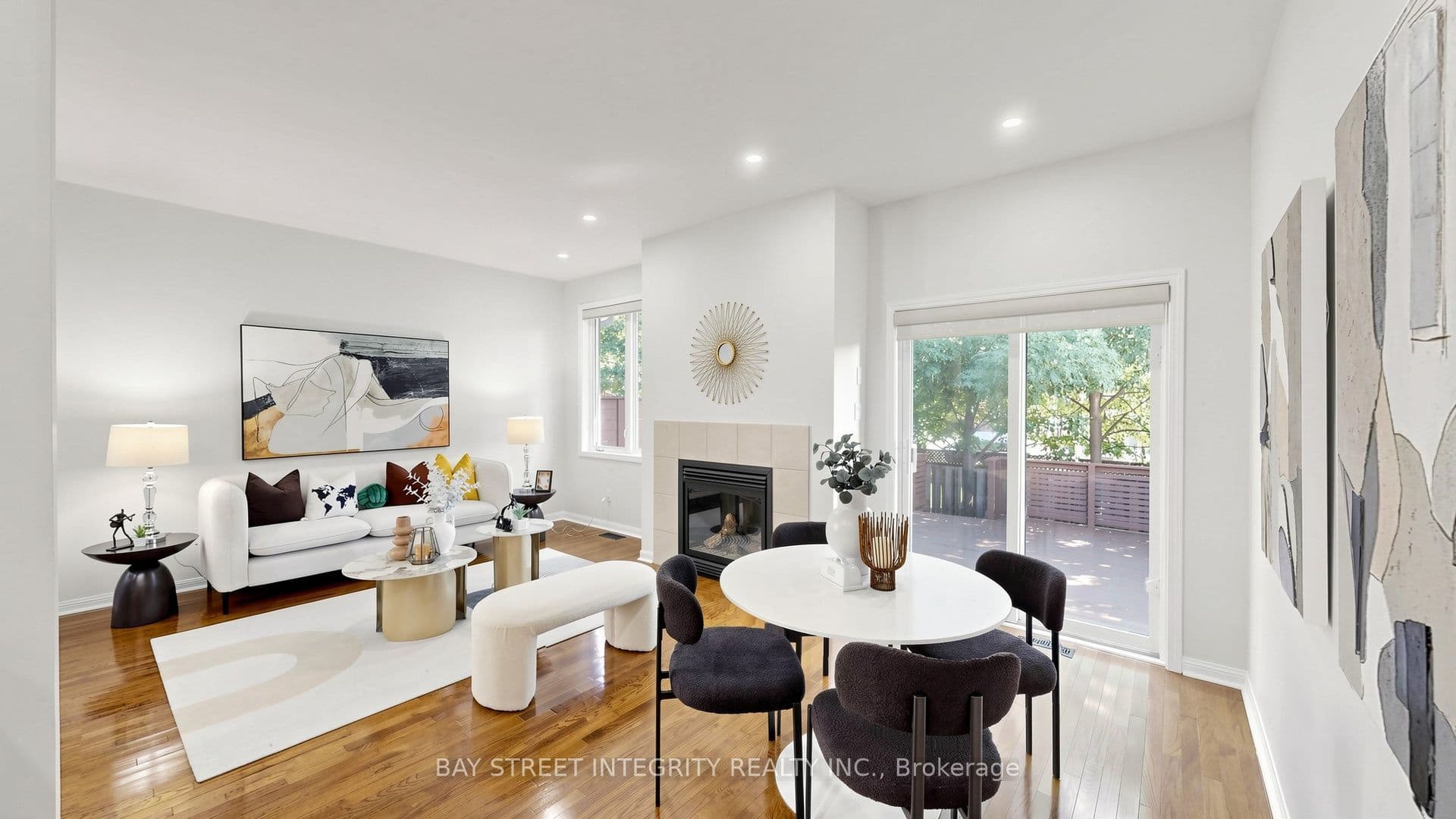 2048 Elmgrove Road, Oakville, ON L6M 4Y5