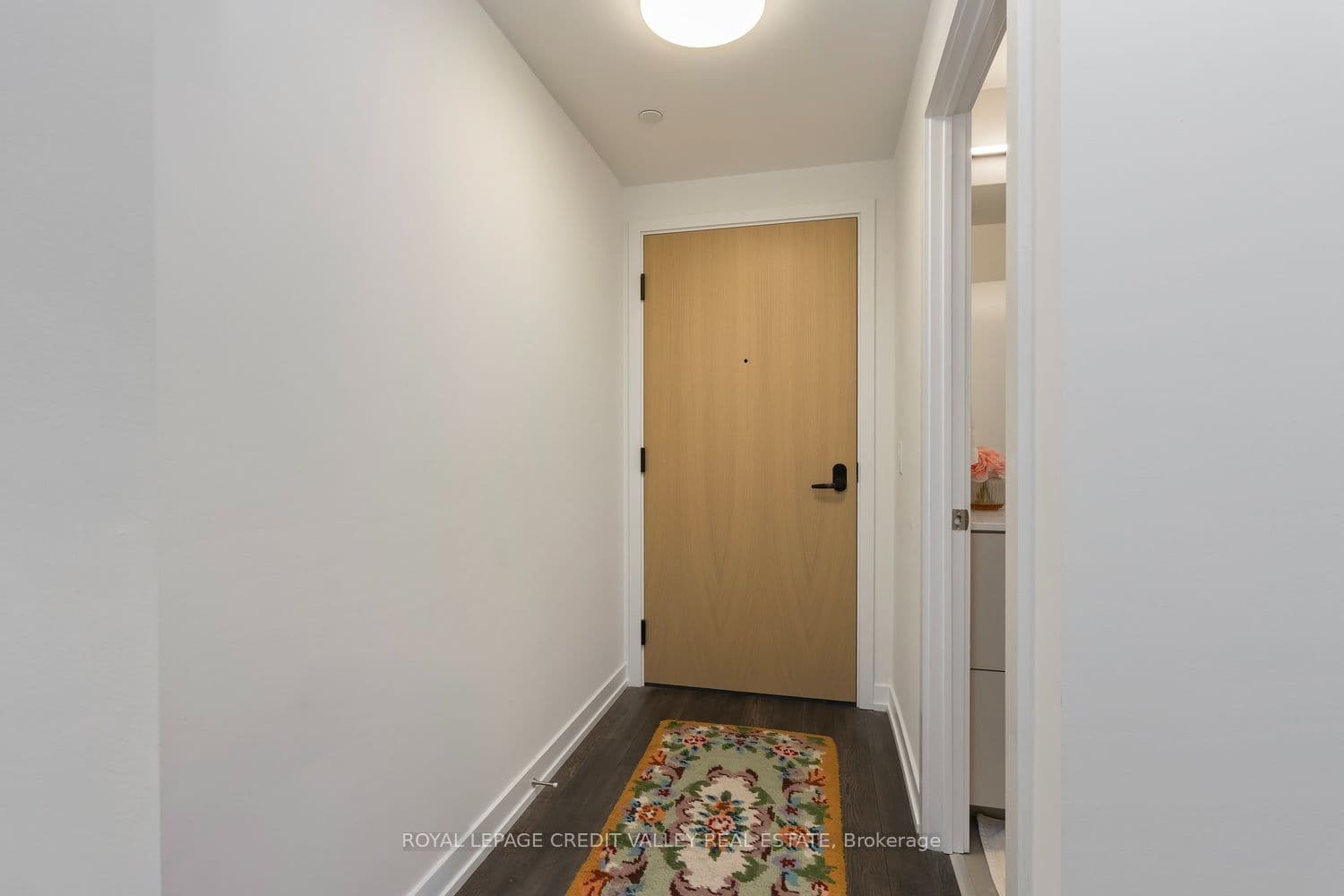 89 Church Street 2710, Toronto, ON M5C 0B7