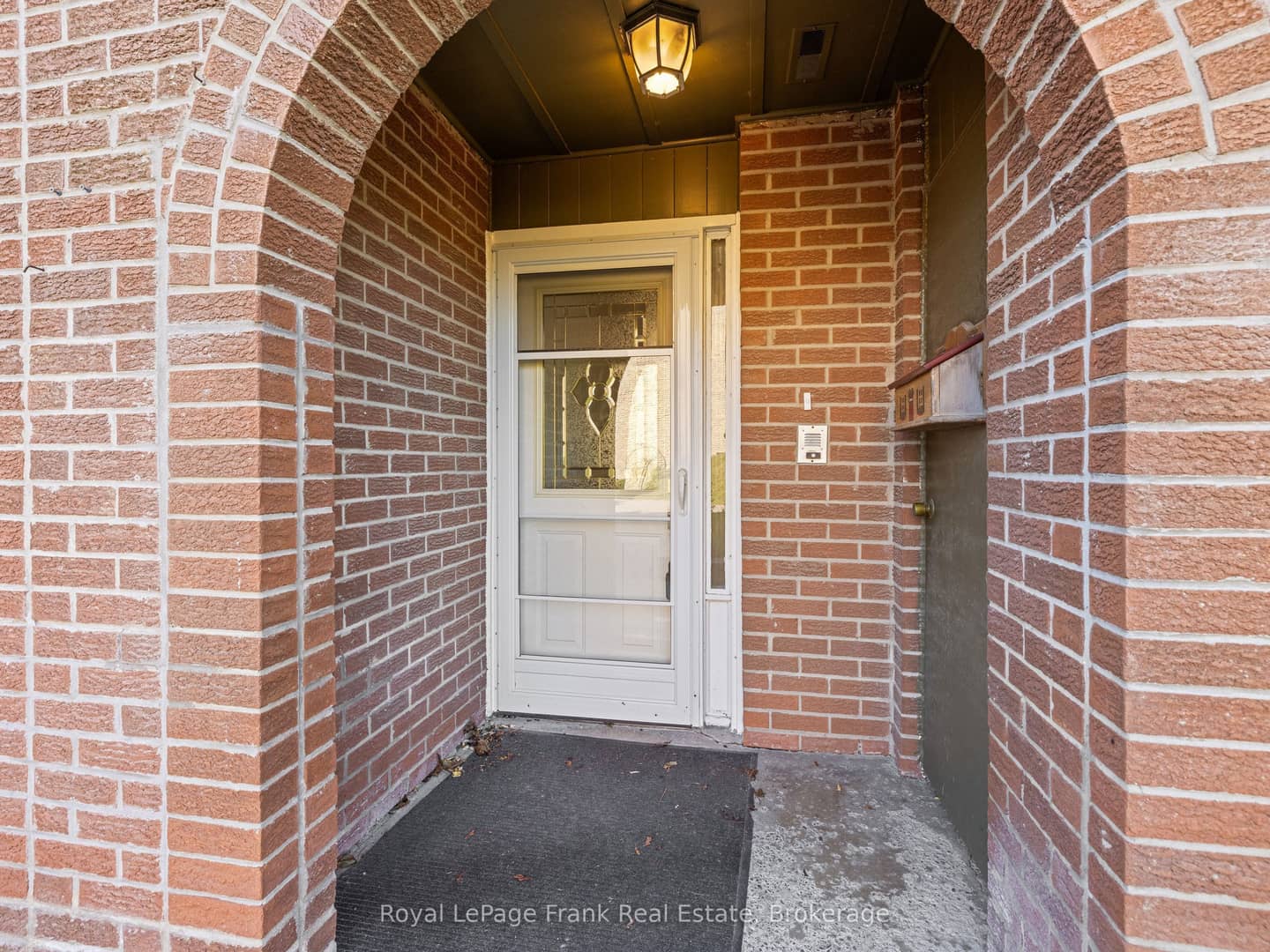 18 Reygate Court 28, Ajax, ON L1S 2S9