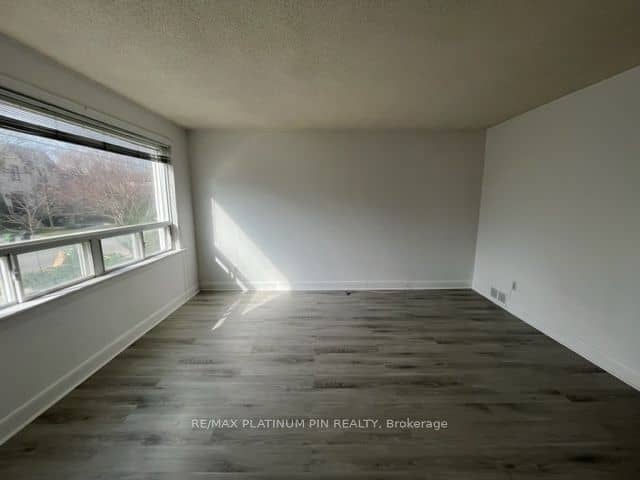 194 Florence Avenue, Toronto, ON M2N 1G4