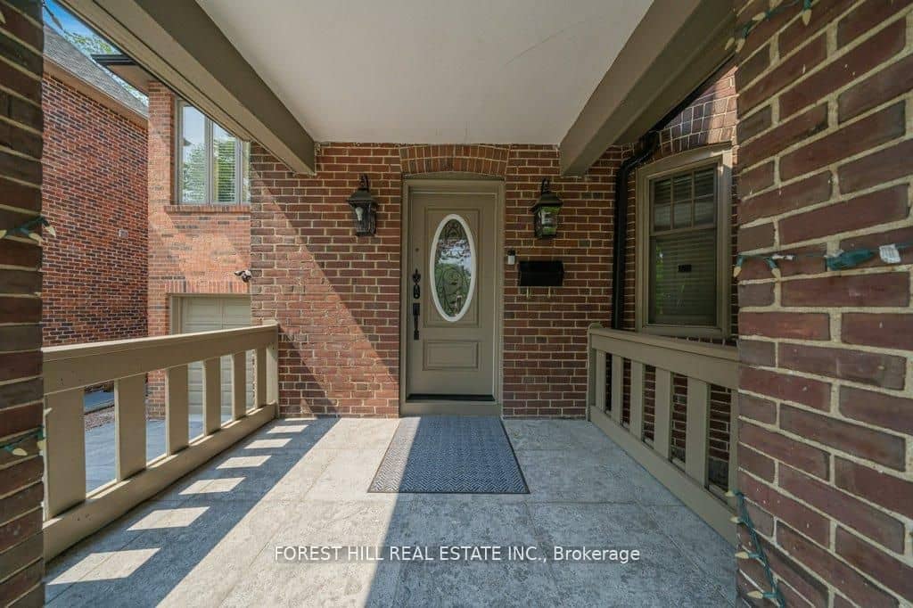 82 Brooke Avenue, Toronto, ON M5M 2J9