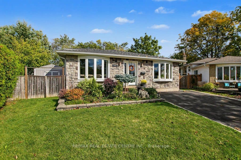 806 Hudson Court, Milton, ON L9T 3T4