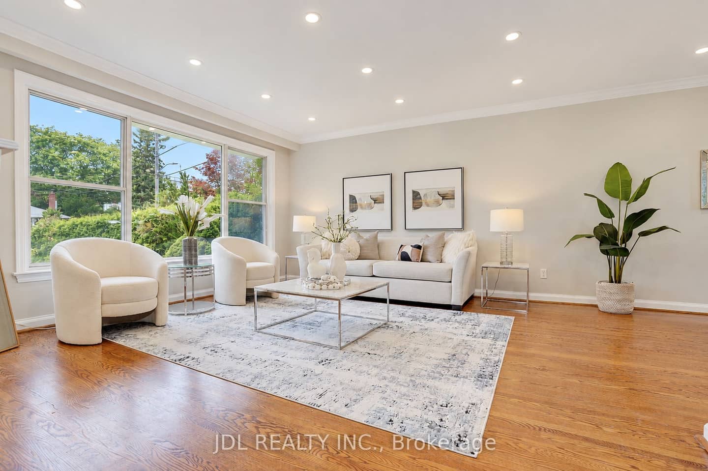19 Sweeney Drive, Toronto, ON M4A 1T1