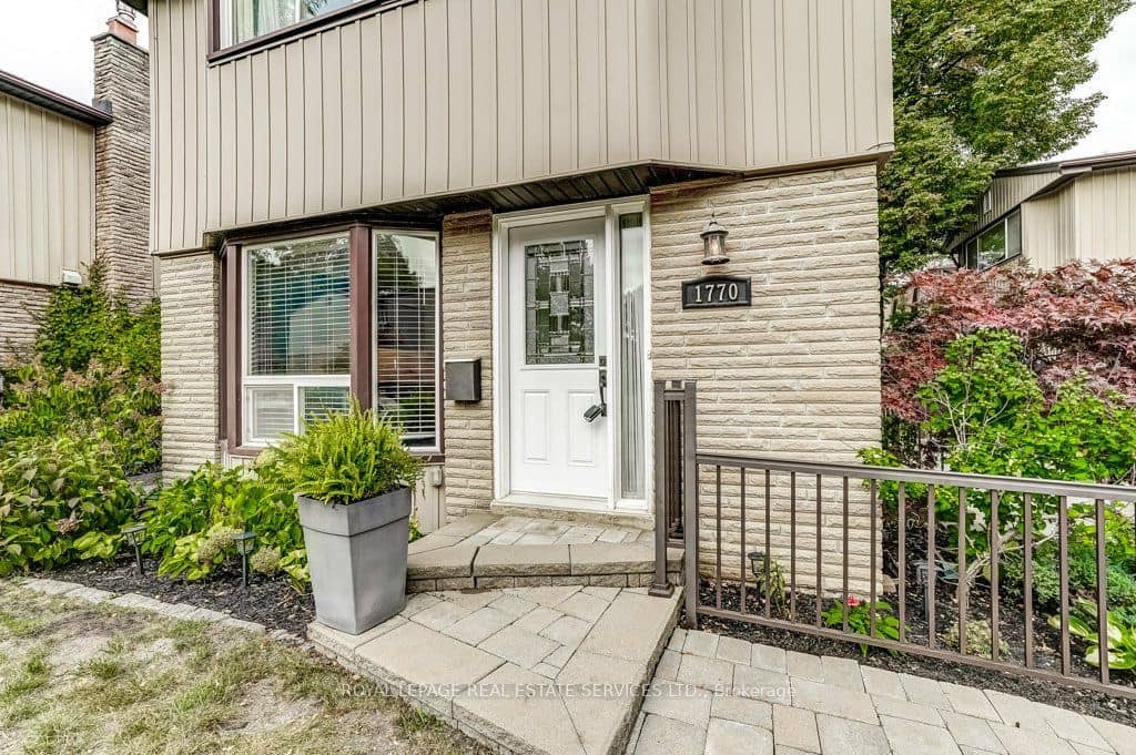 1770 Hyde Mill Crescent, Mississauga, ON L5N 0A7