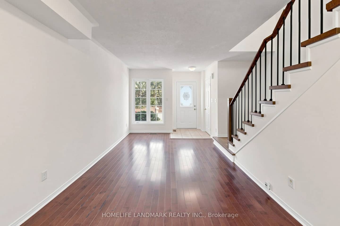 552 Thelma Street, Burlington, ON L7L 6W9