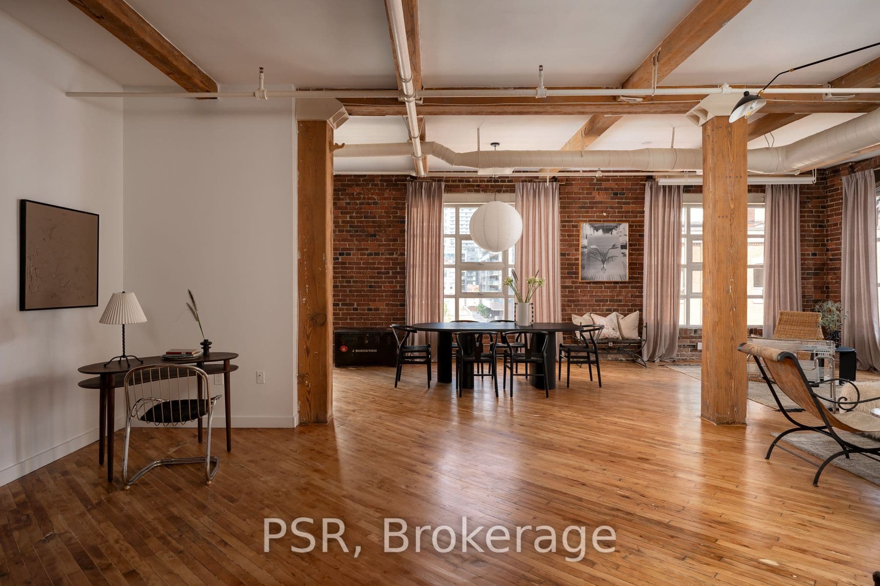 90 Sherbourne Street 407, Toronto, ON M5A 2R1