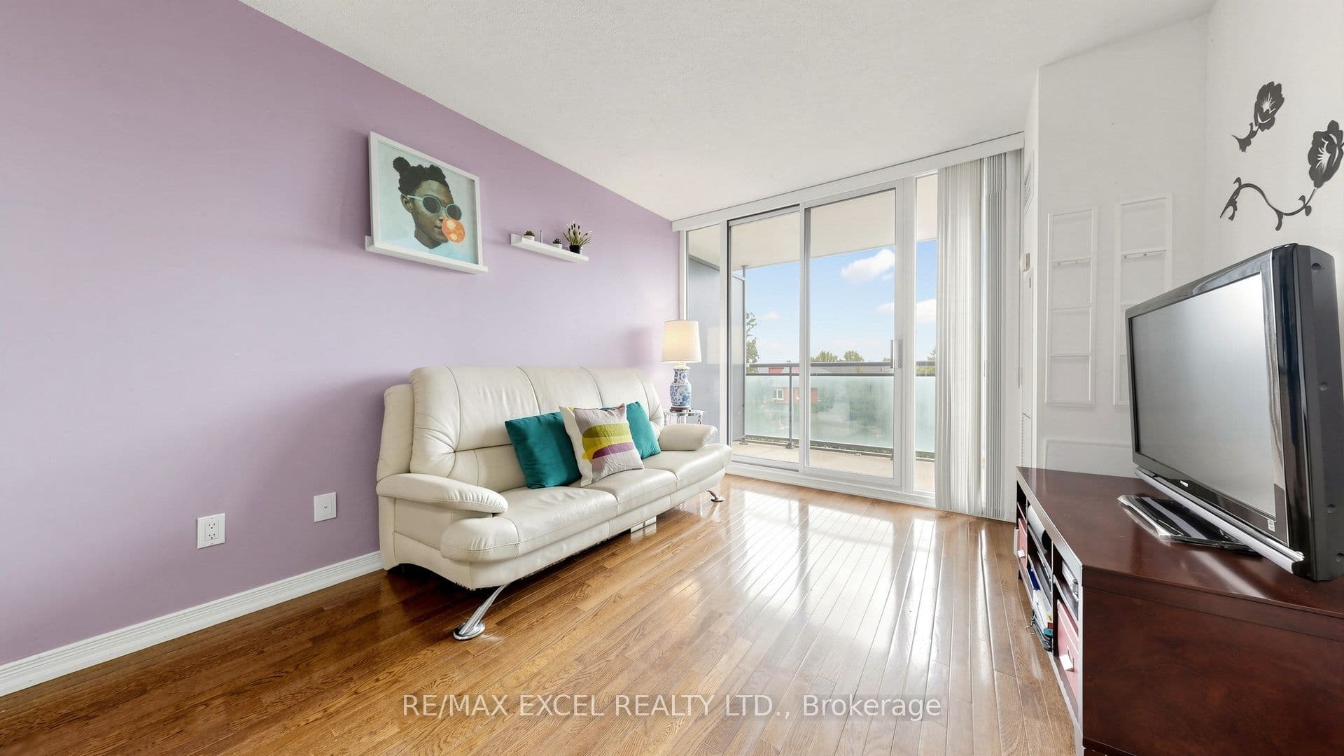 310 Red Maple Road 318, Richmond Hill, ON L4C 0T7
