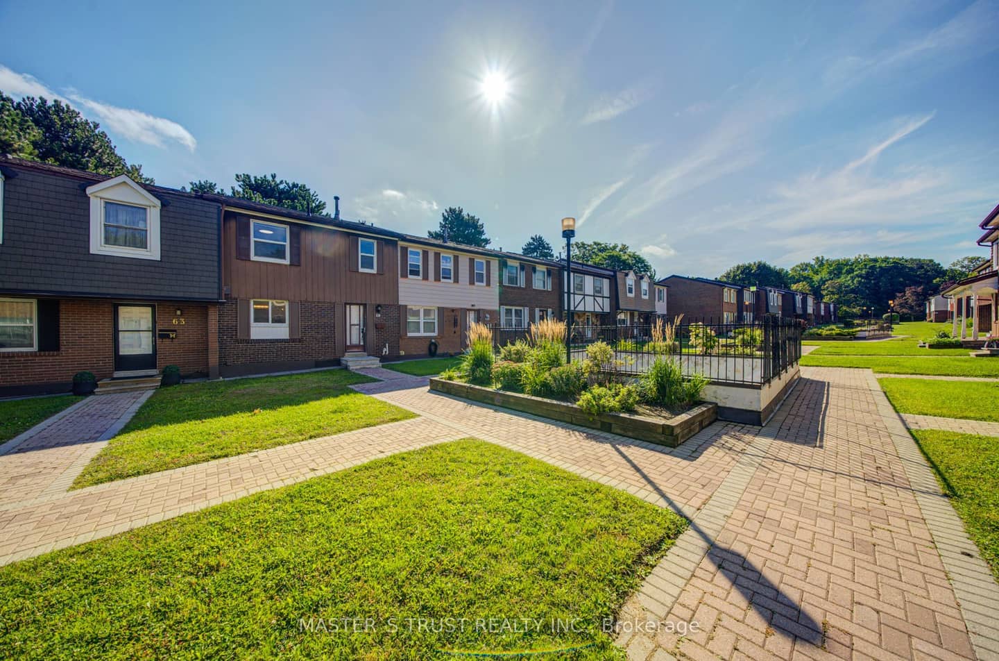 15 Brimwood Boulevard 61, Toronto, ON M1V 1E1