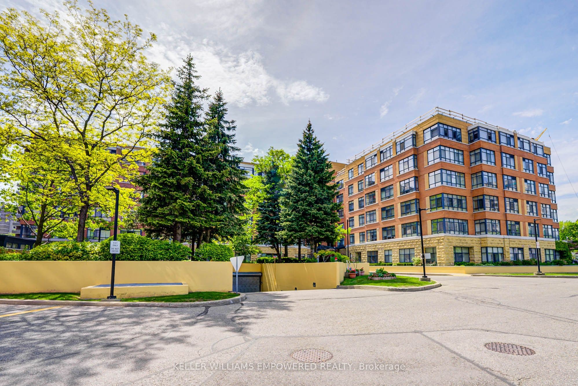 115 Bonis Avenue 410, Toronto, ON M1T 3S4