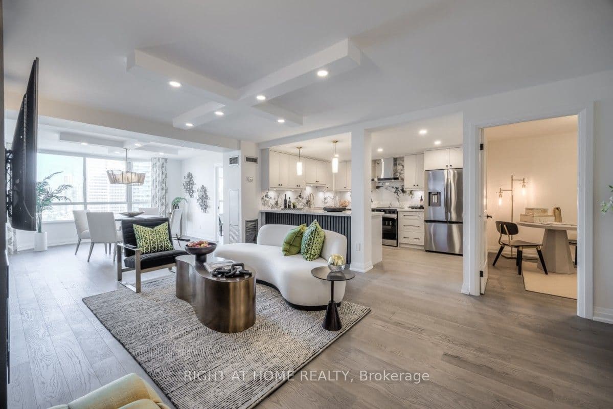 5444 Yonge Street 1810, Toronto, ON M2N 6J4