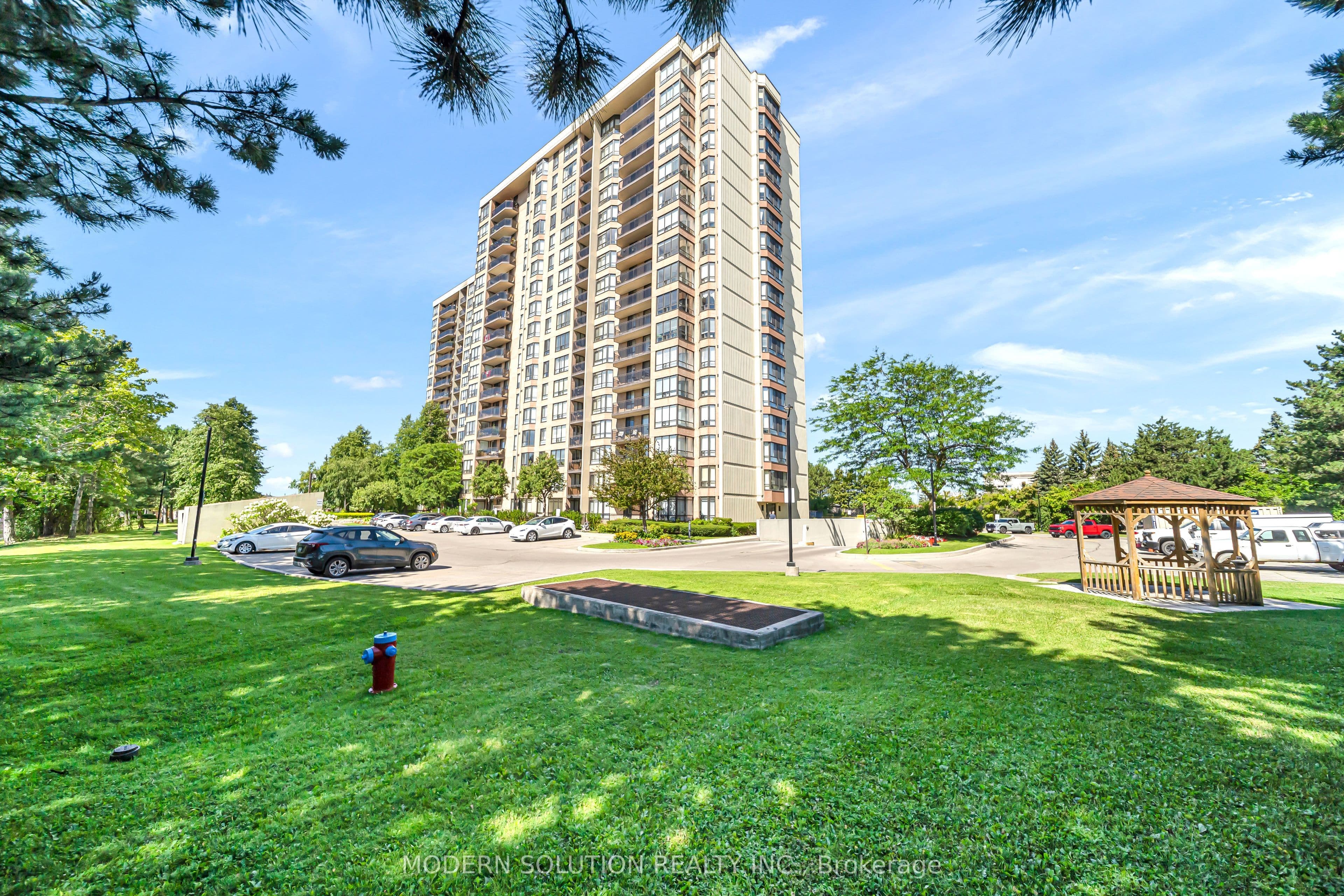 20 Cherrytree Drive 501, Brampton, ON L6Y 3V1