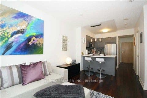 8 Scollard Street S 605, Toronto, ON M5R 1M2