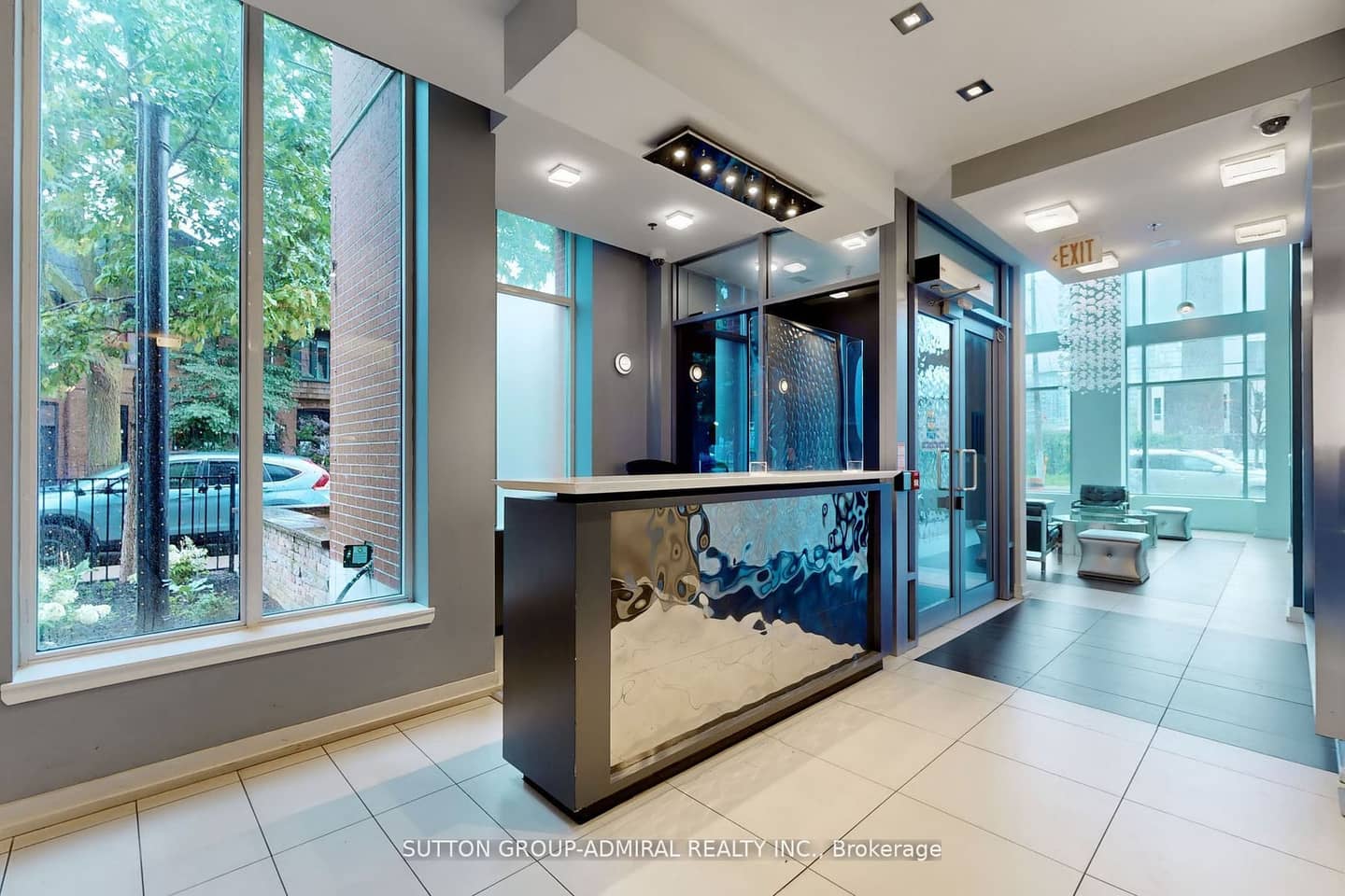 220 George Street 304, Toronto, ON M5A 2N1