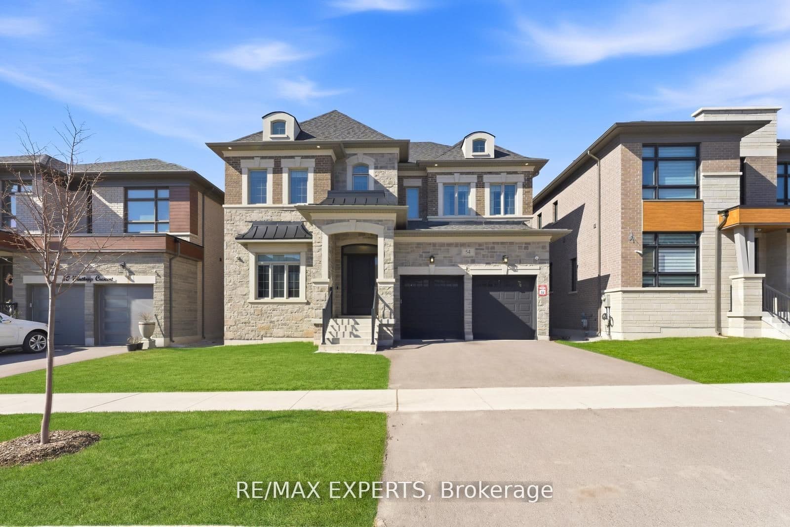 54 Winthrop Crescent, Vaughan, ON L3L 0E5