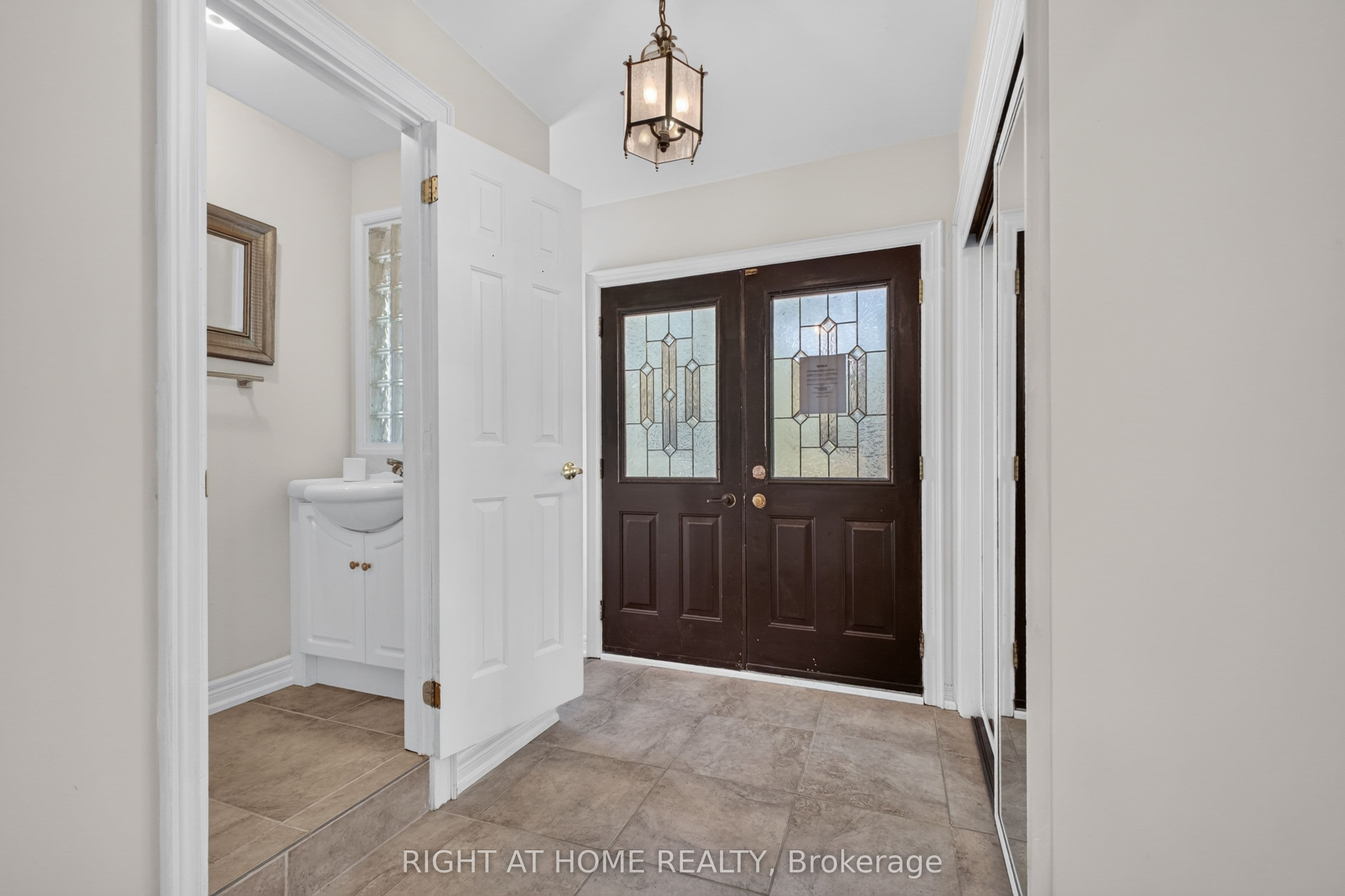 20 Holgate Street, Barrie, ON L4N 2T5