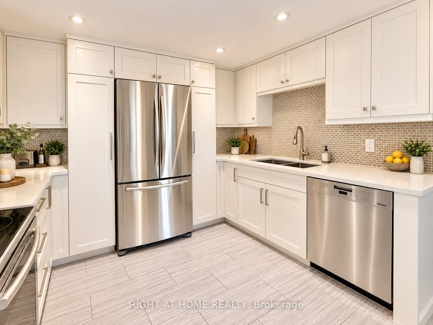 55 Carscadden Drive 301, Toronto, ON M2R 2A6