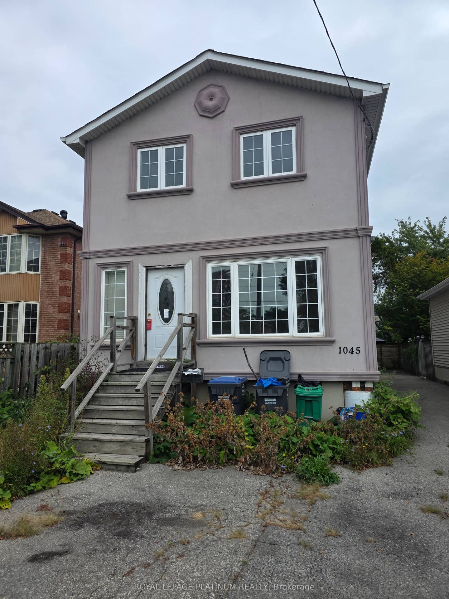 1045 Cawthra Road, Mississauga, ON L5G 4K4