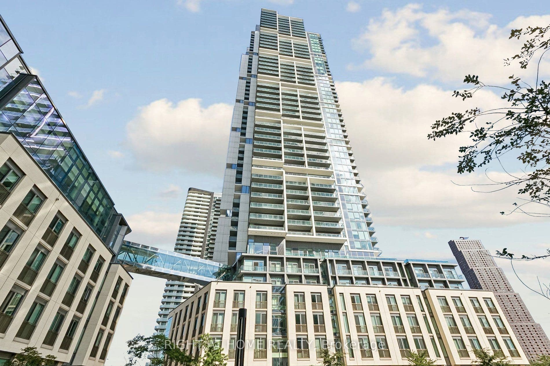 7890 JANE Street 1705, Vaughan, ON L4K 0K9