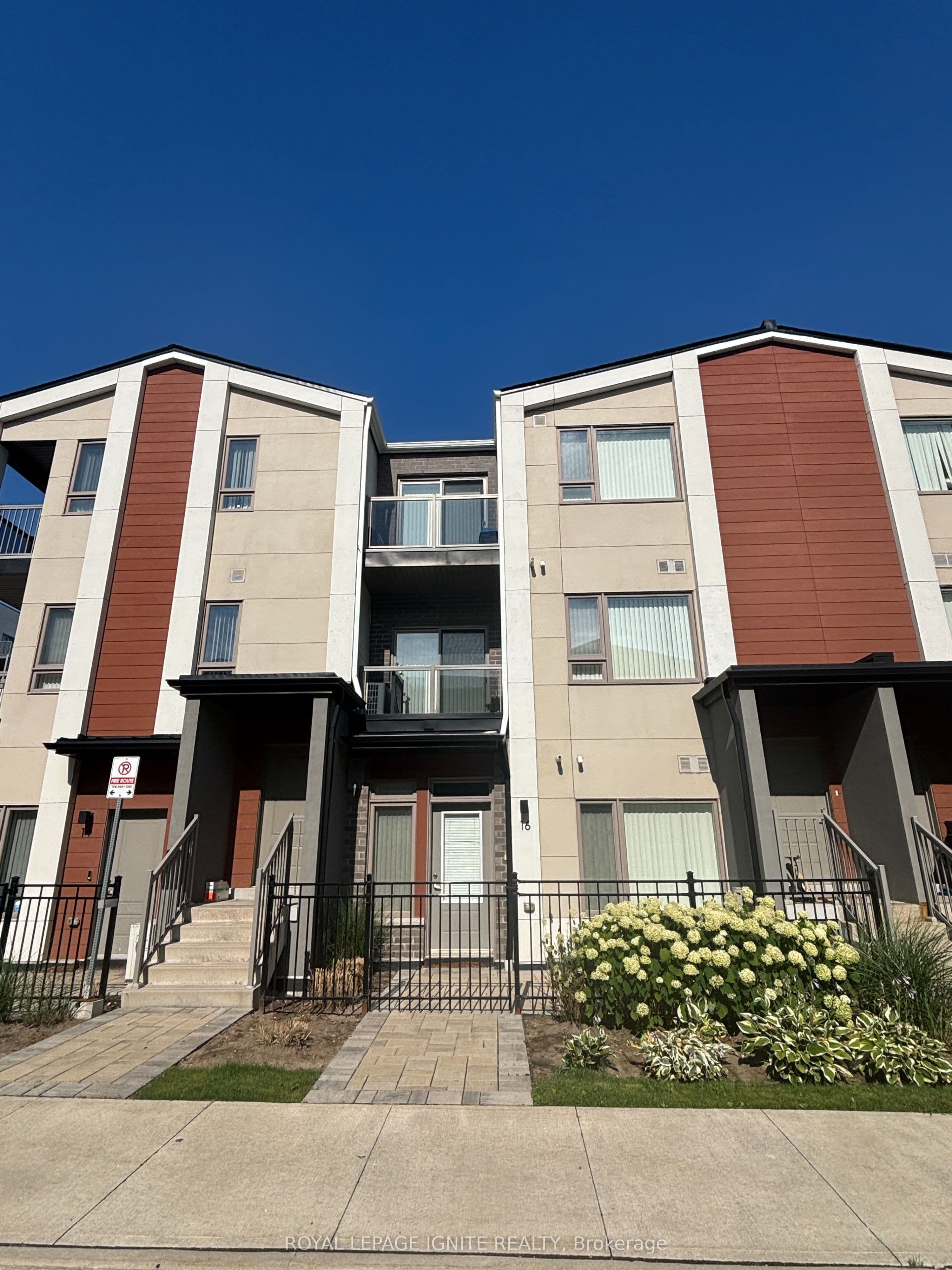 60 Orchid Place Drive 16, Toronto, ON M1B 0C4