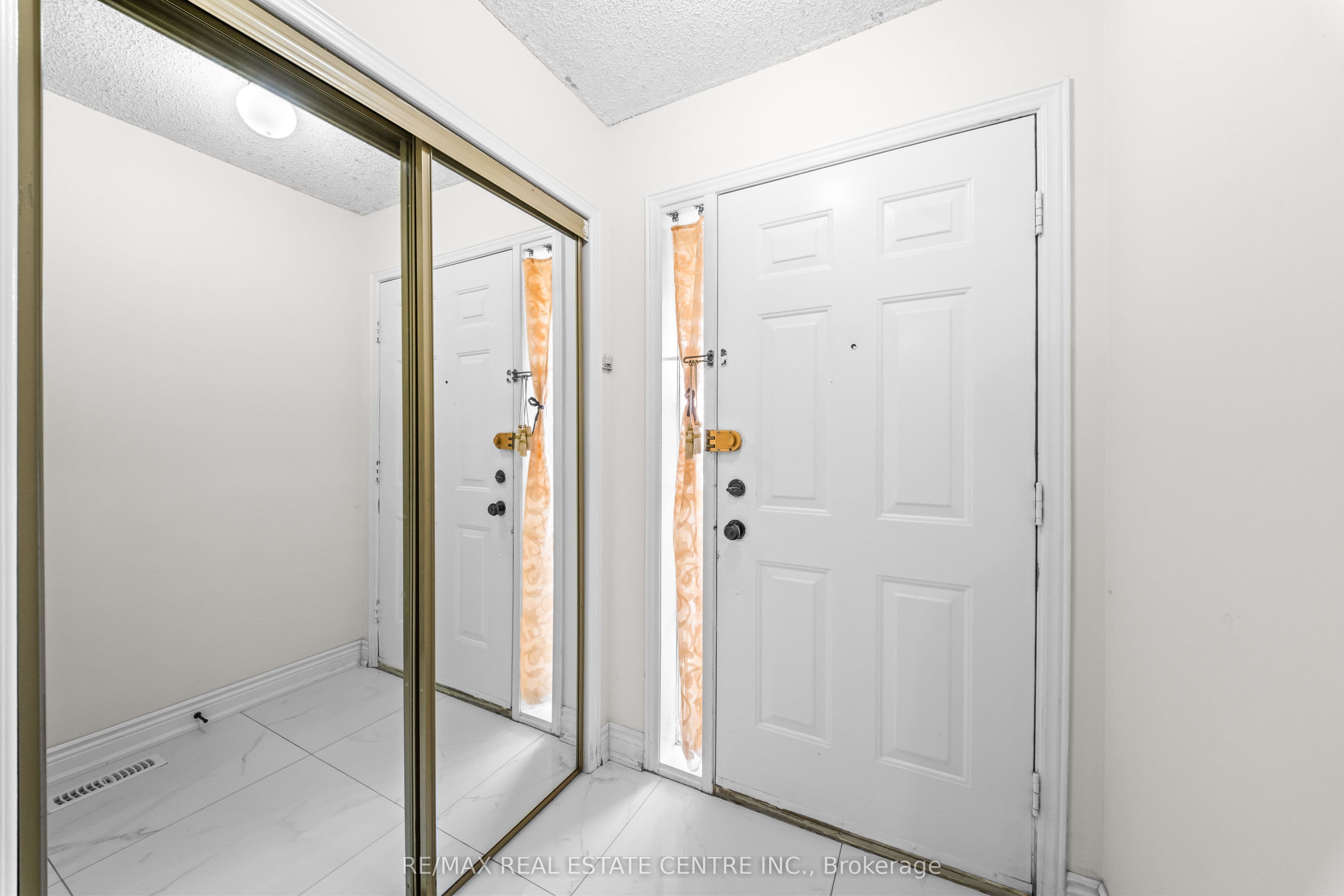 93 Ural Circle, Brampton, ON L6R 1H2