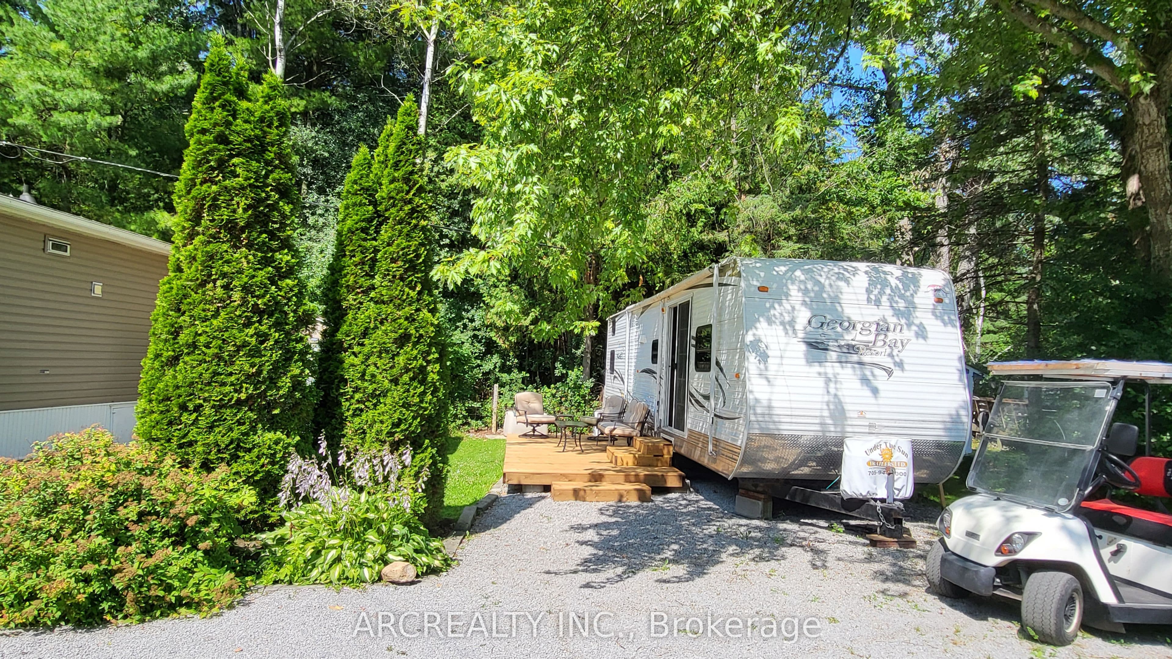149 Horseshoe Circle, Georgina, ON L0E 1N0
