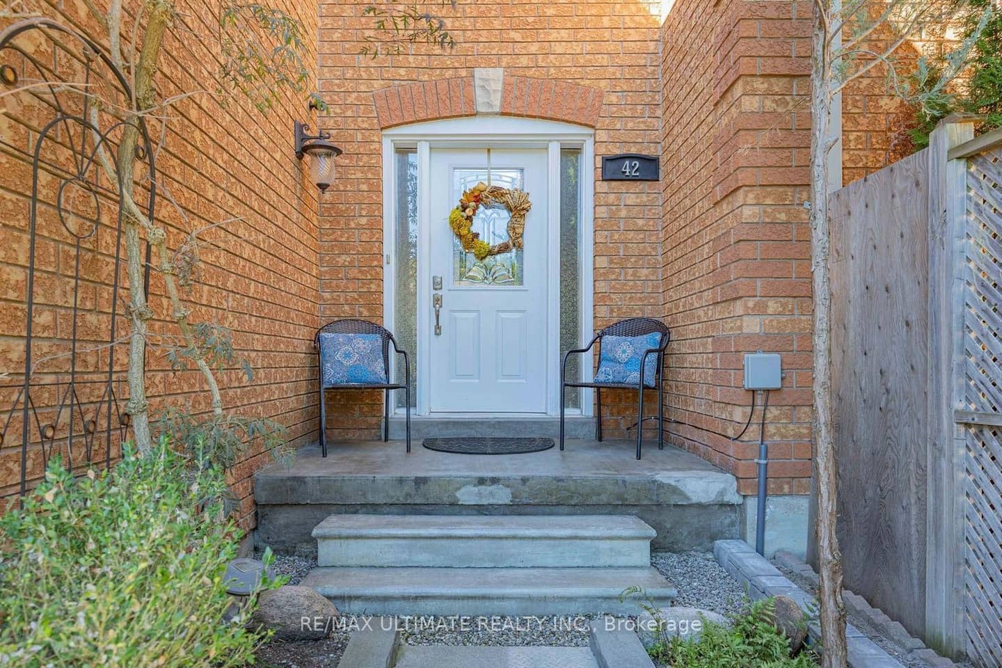 42 Landerville Lane, Clarington, ON L1C 4W8
