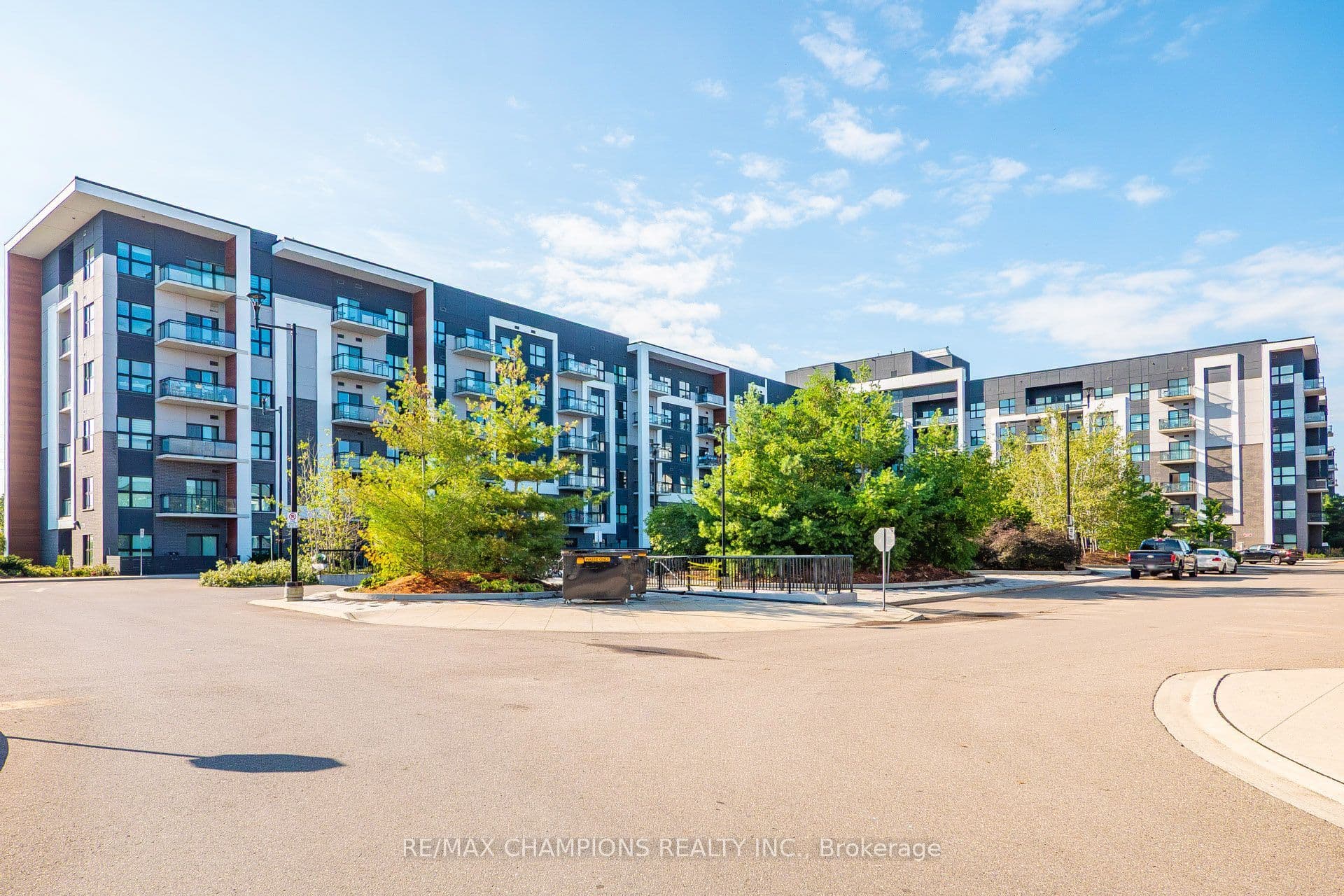 128 Grovewood Common 308, Oakville, ON L6H 0X3