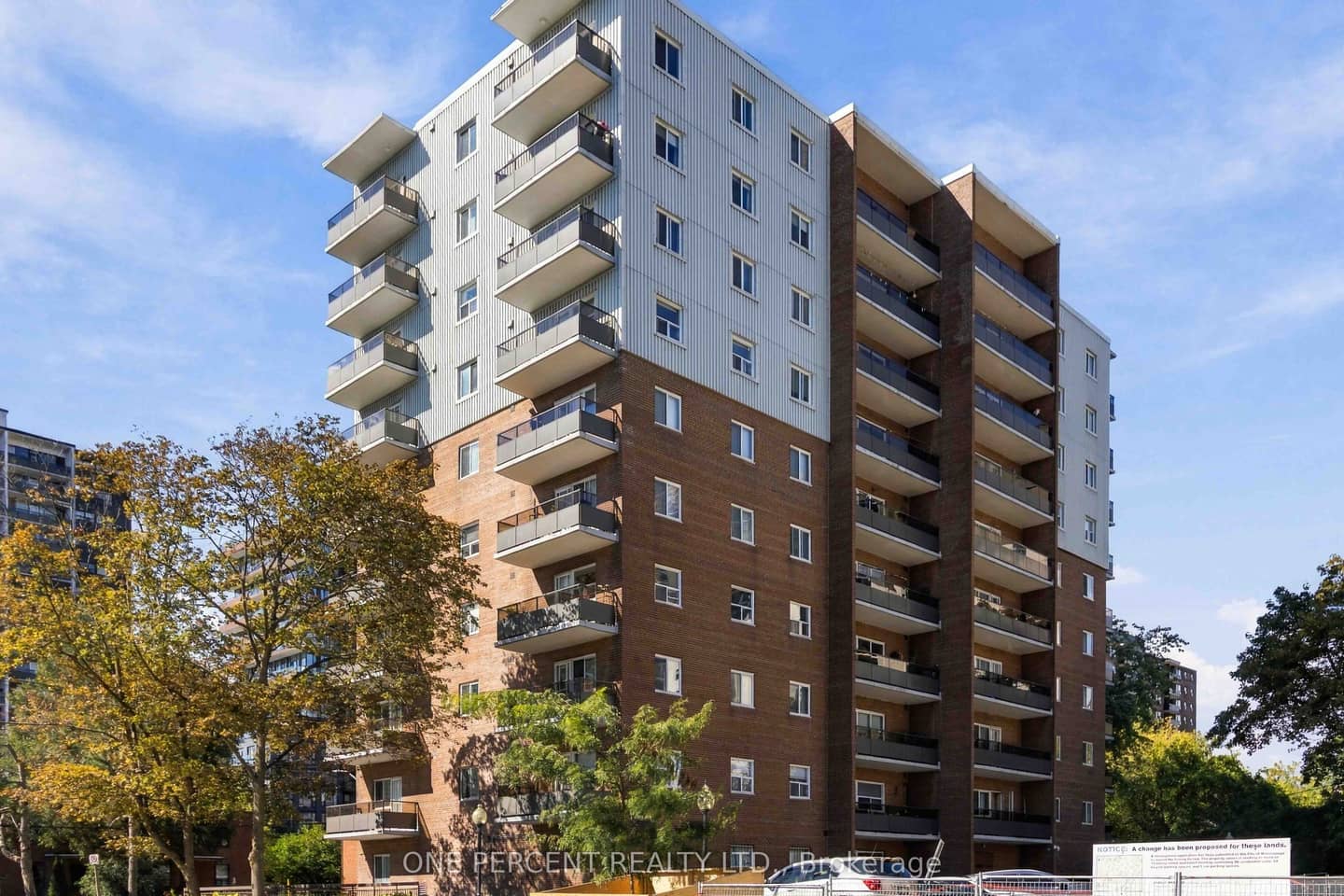 15 Elizabeth Street N 904, Mississauga, ON L5G 2Z3