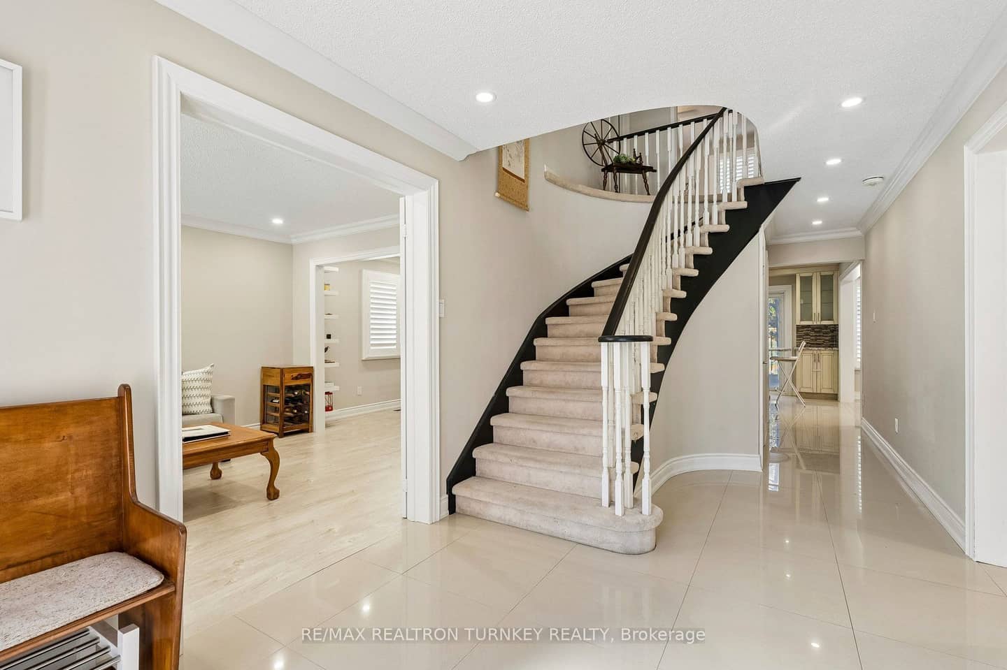 263 Chambers Crescent, Newmarket, ON L3X 1T1