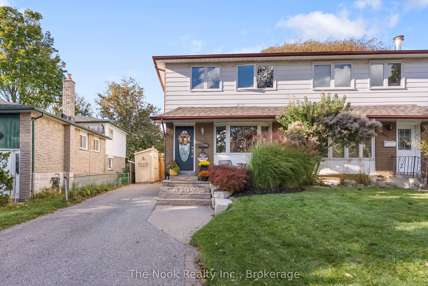 648 Berwick Crescent, Oshawa, ON L1J 3E7