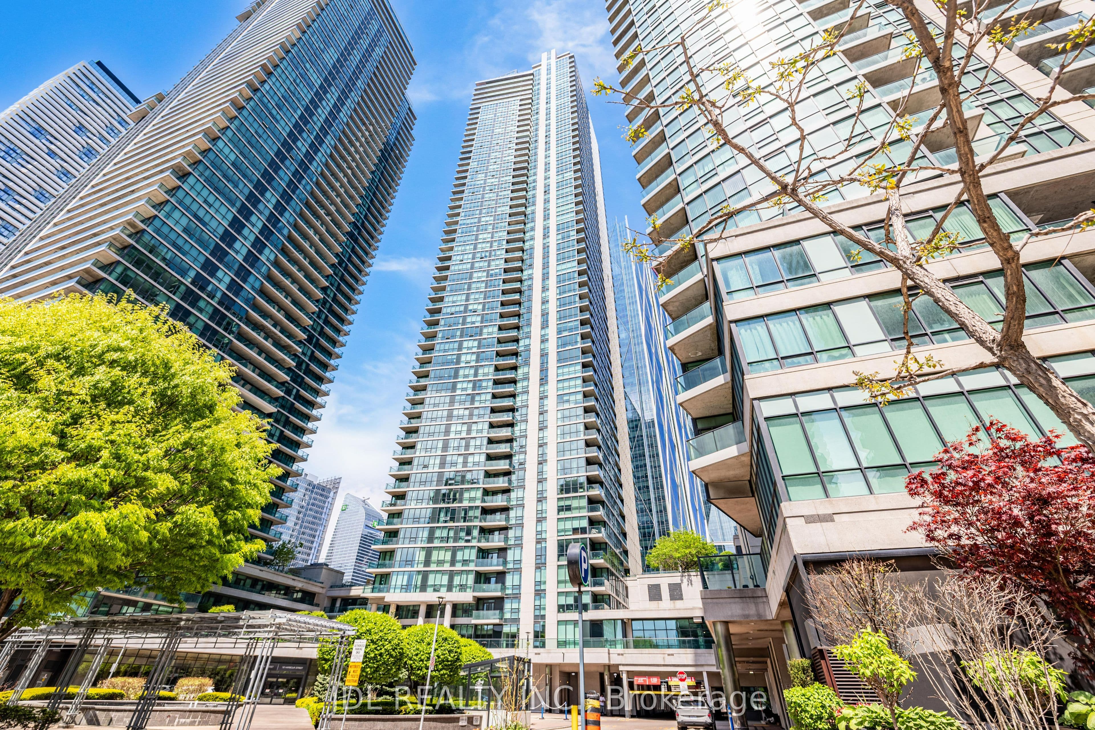 16 Harbour Street 4006, Toronto, ON M5J 2Z7