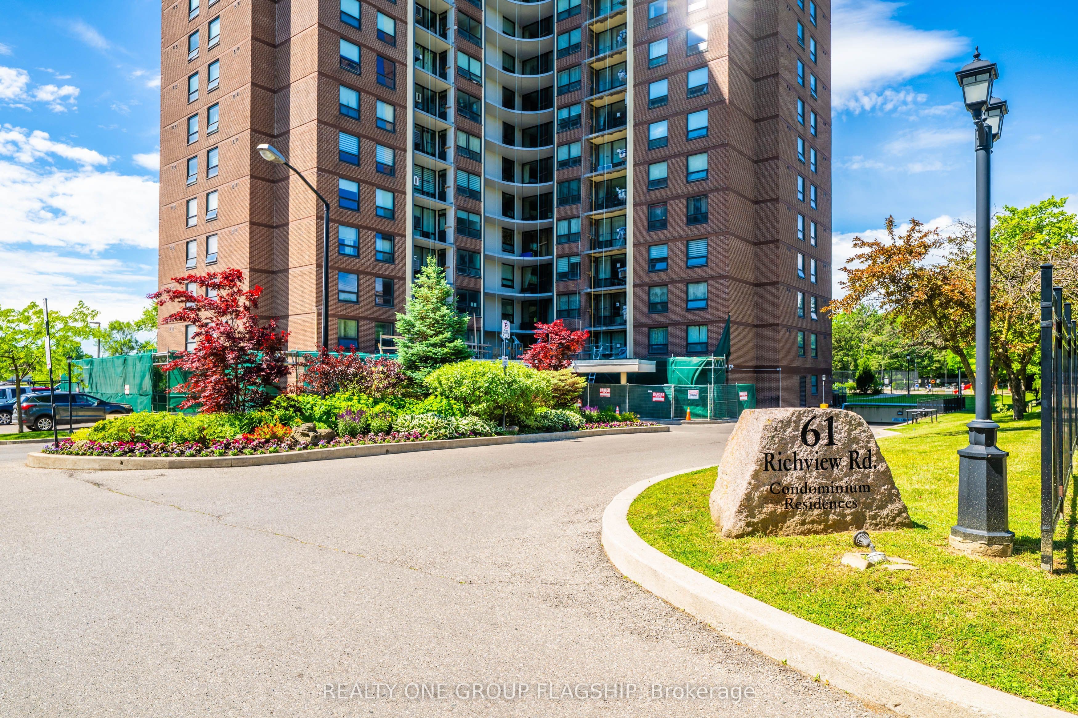 61 Richview Road 1401, Toronto, ON M9A 4M8
