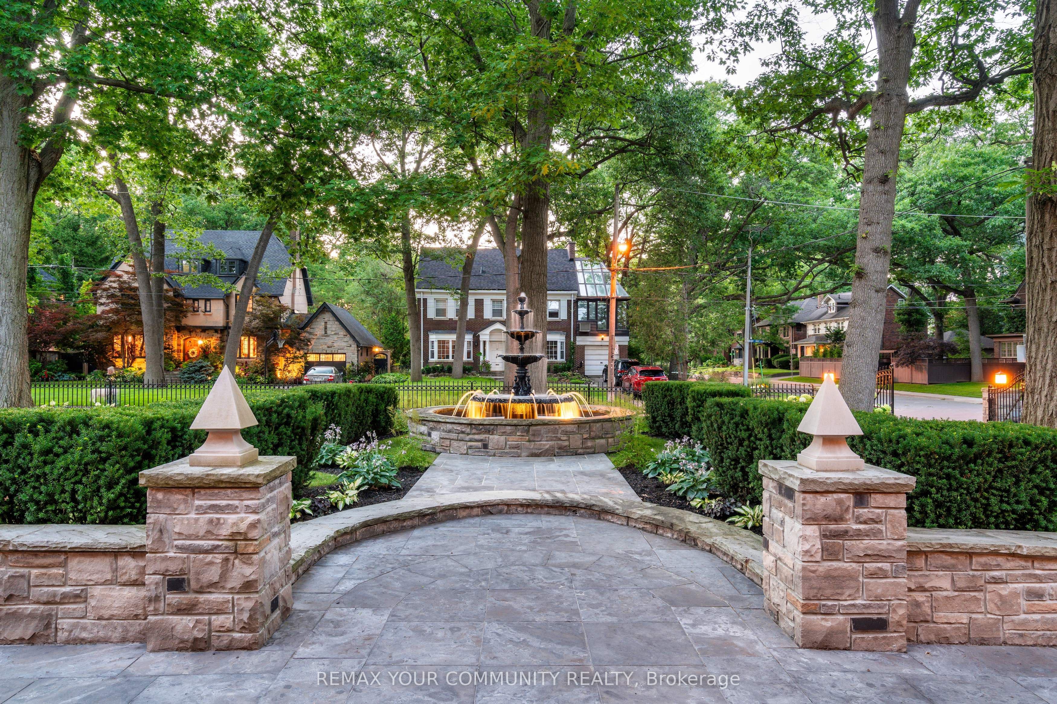 57 Baby Point Crescent S, Toronto, ON M6S 2B7