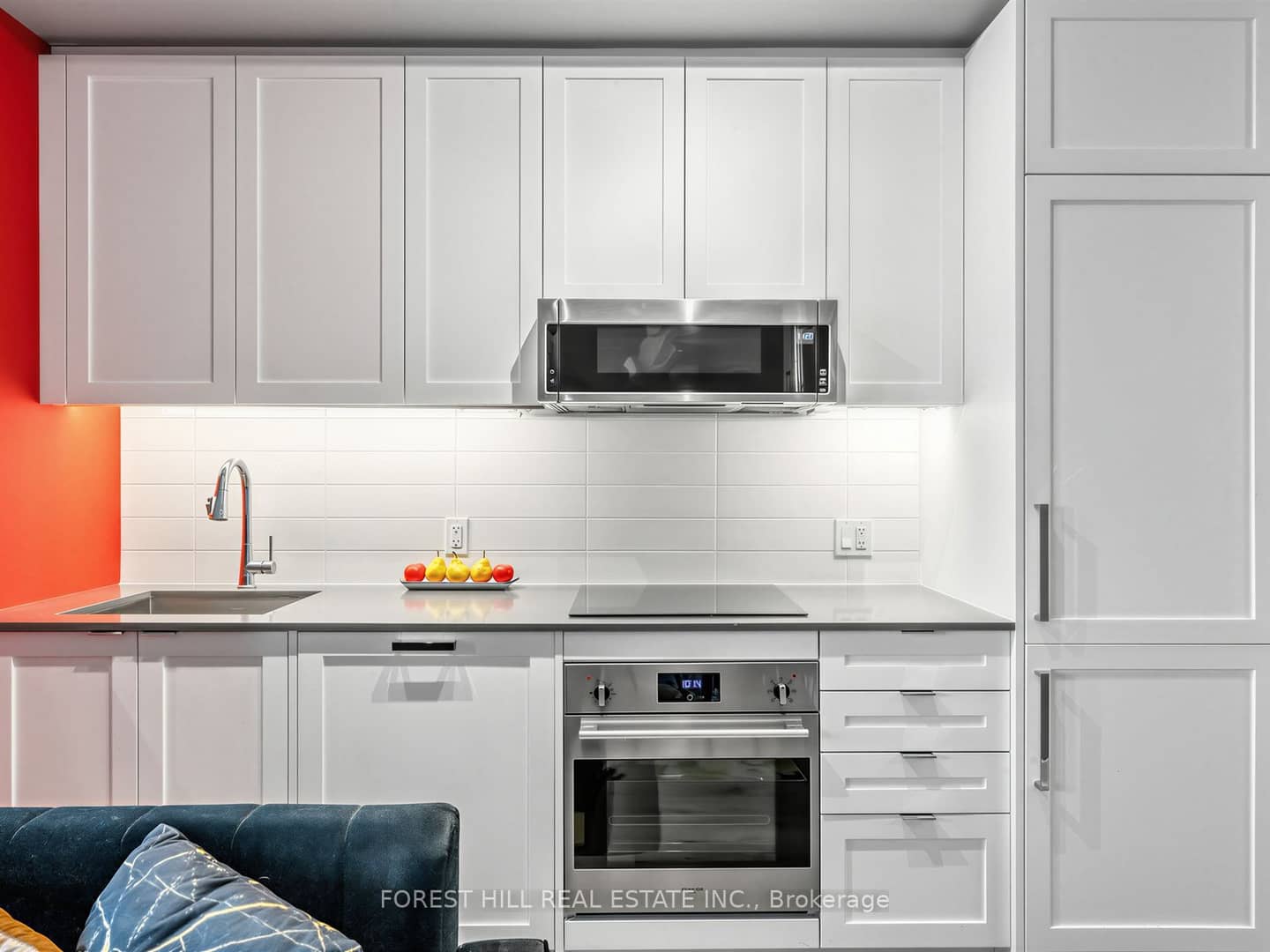 250 Lawrence Avenue W 703, Toronto, ON M5M 1B2