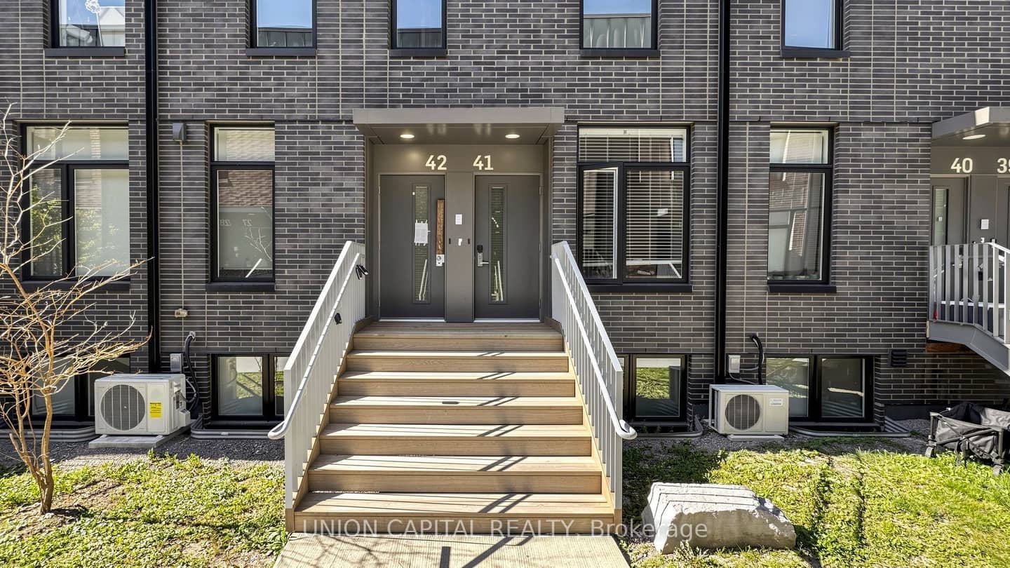 1740 Simcoe Street N 42, Oshawa, ON L1G 4X9