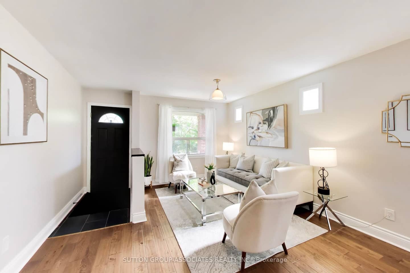 4 Bellhaven Road, Toronto, ON M4L 3J5