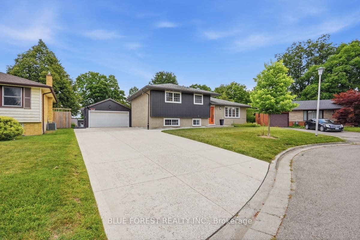 21 Agincourt Place, London South, ON N5Z 4E8