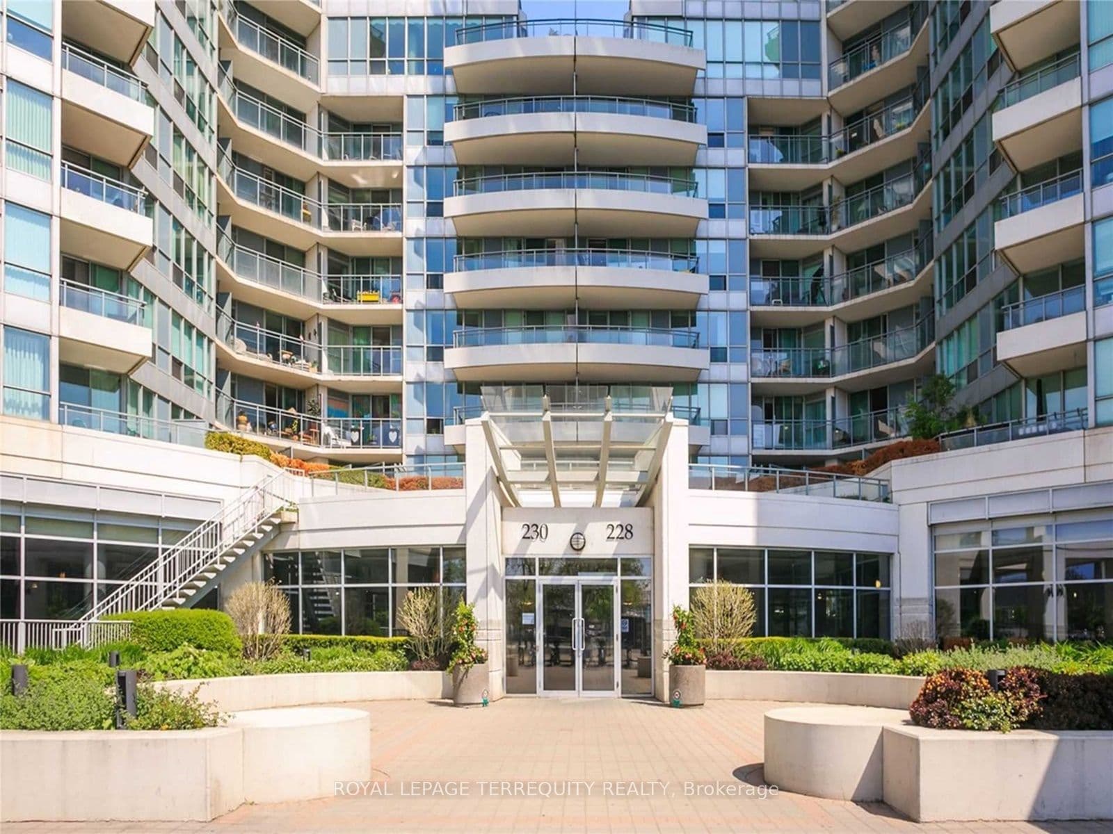 230 Queens Quay W 2322, Toronto, ON M5J 2Y7