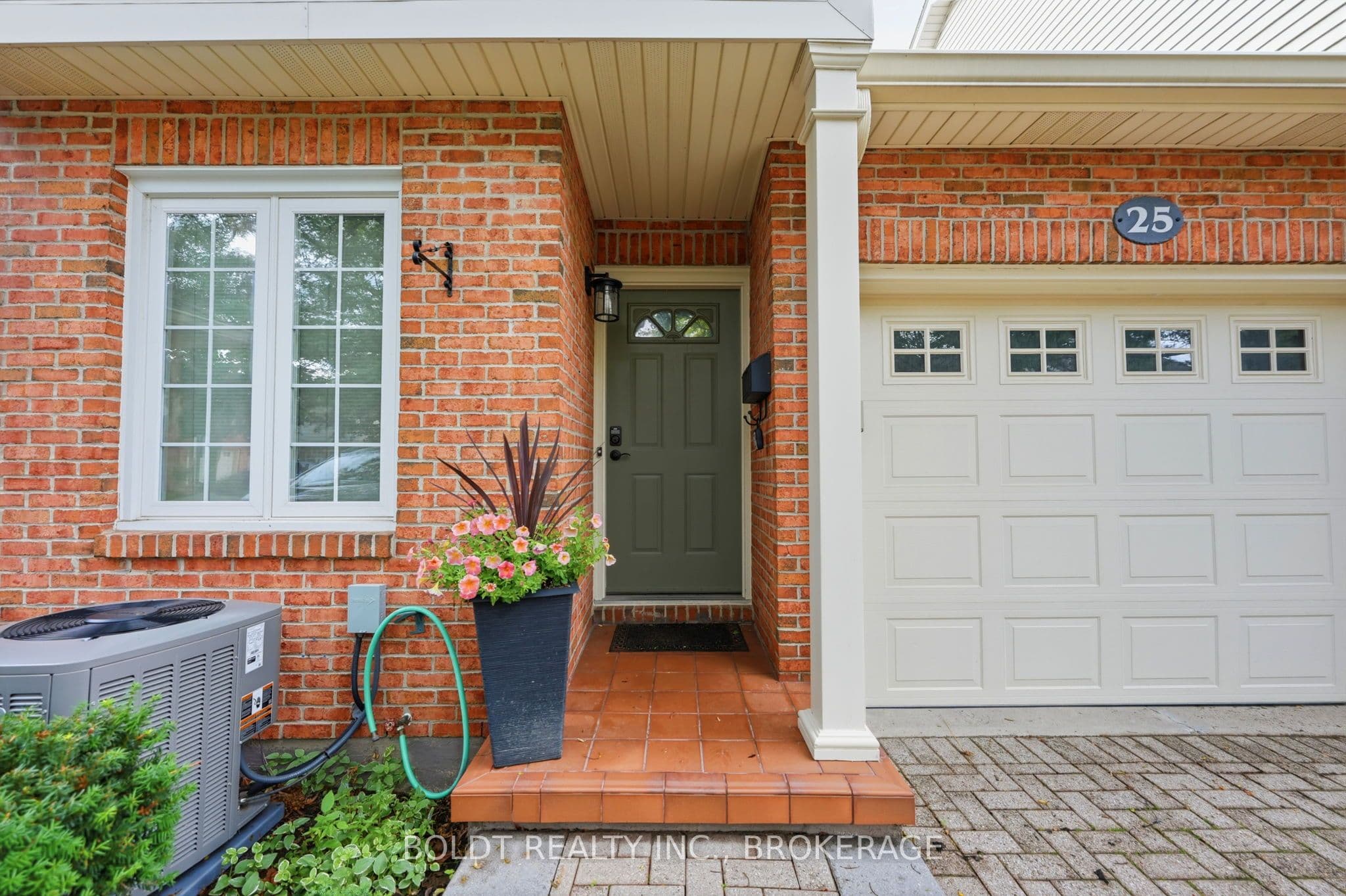 275 Pelham Road 25, St. Catharines, ON L2S 3B9