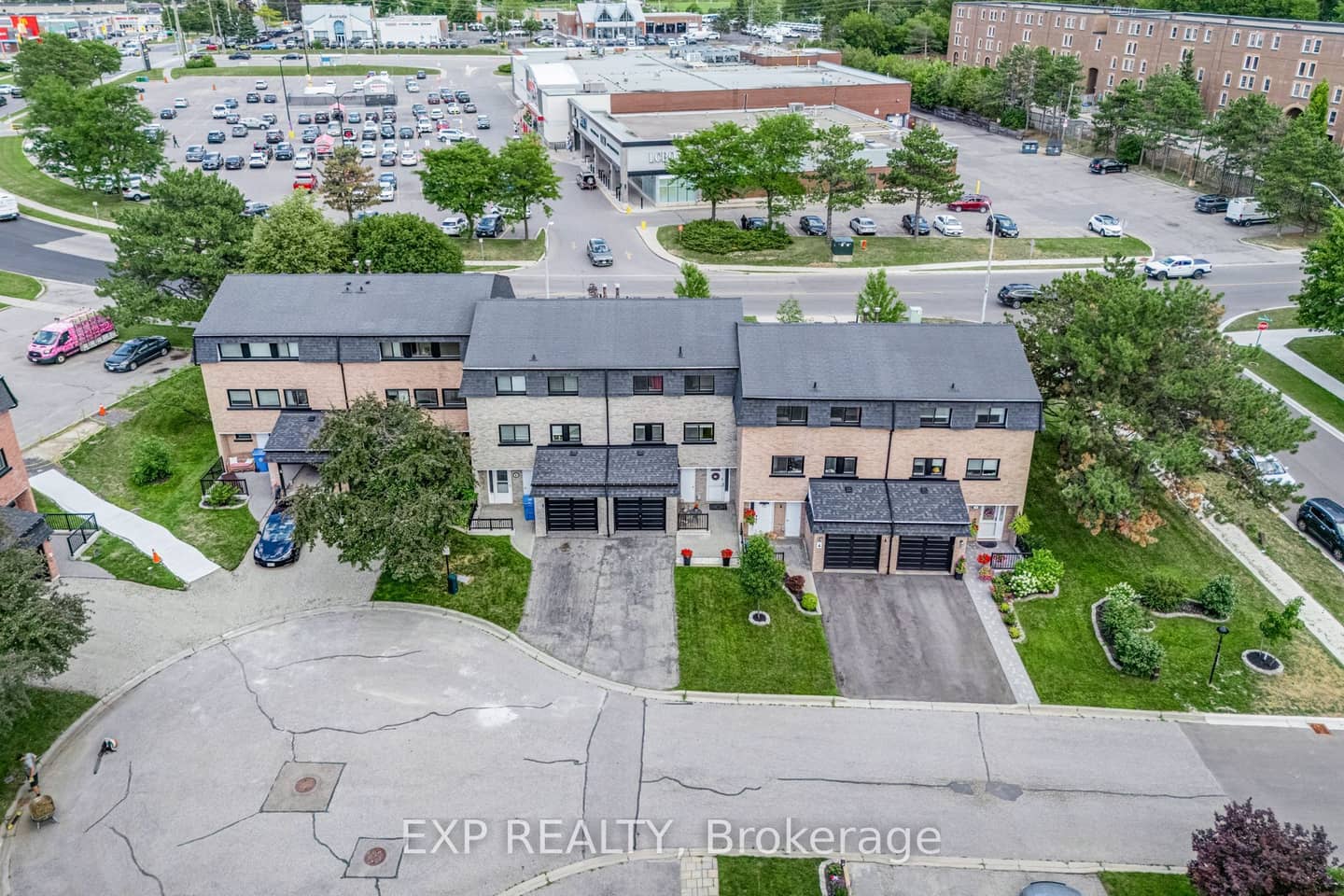 6 Poplar Crescent, Aurora, ON L4G 3M4