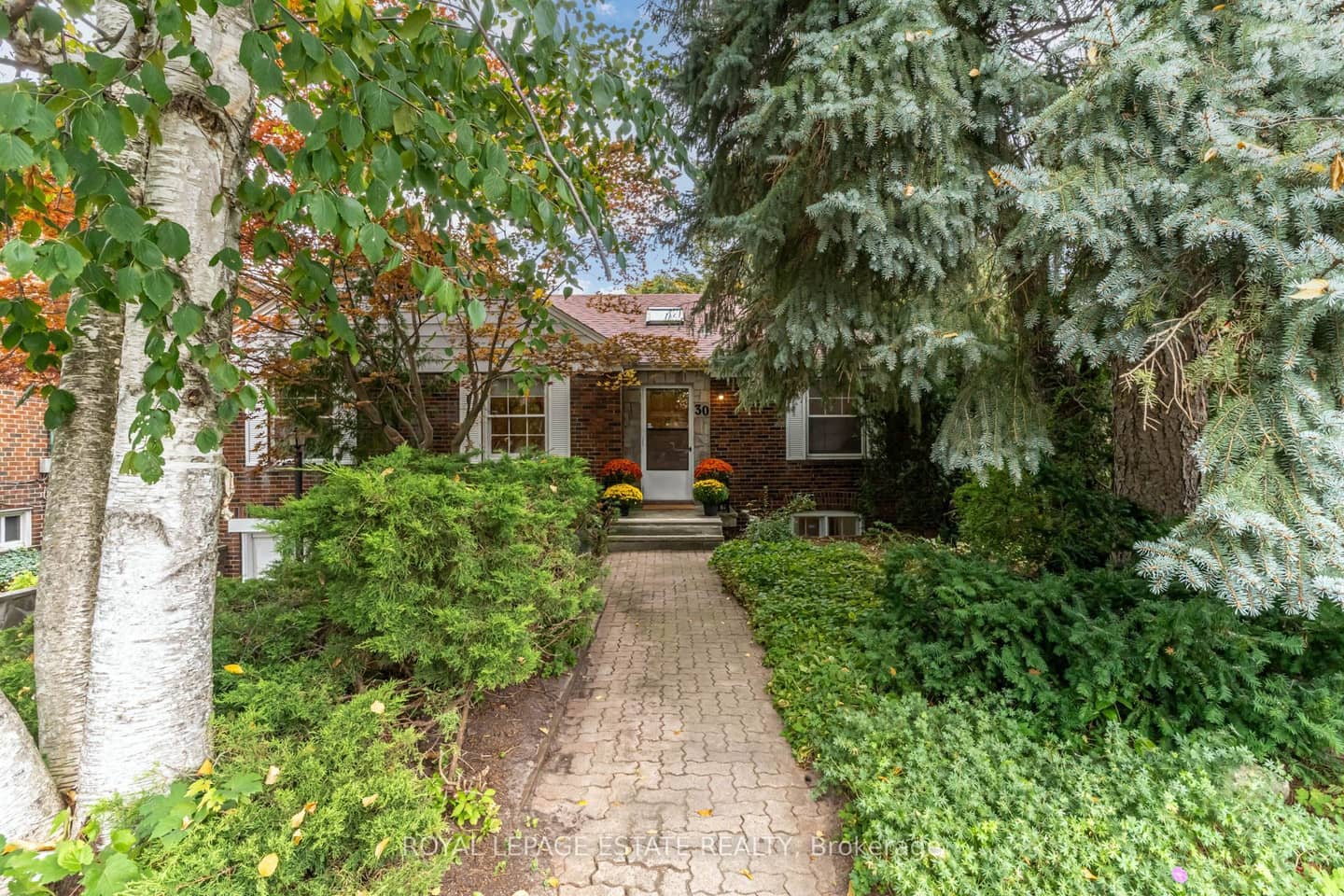 30 Barbara Crescent, Toronto, ON M4C 3B2