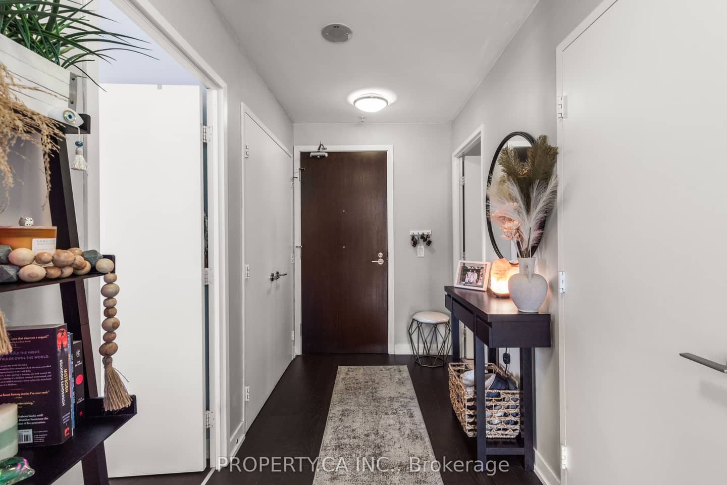 120 Bayview Avenue N122, Toronto, ON M5A 0G4