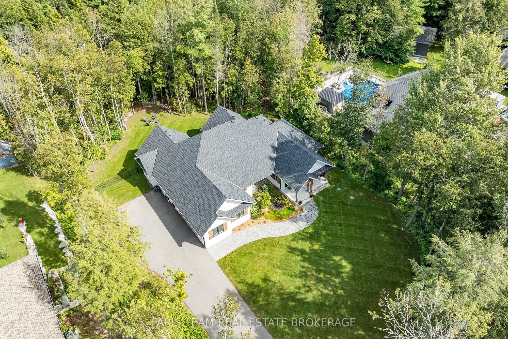 56 Marni Lane, Springwater, ON L0L 2K0