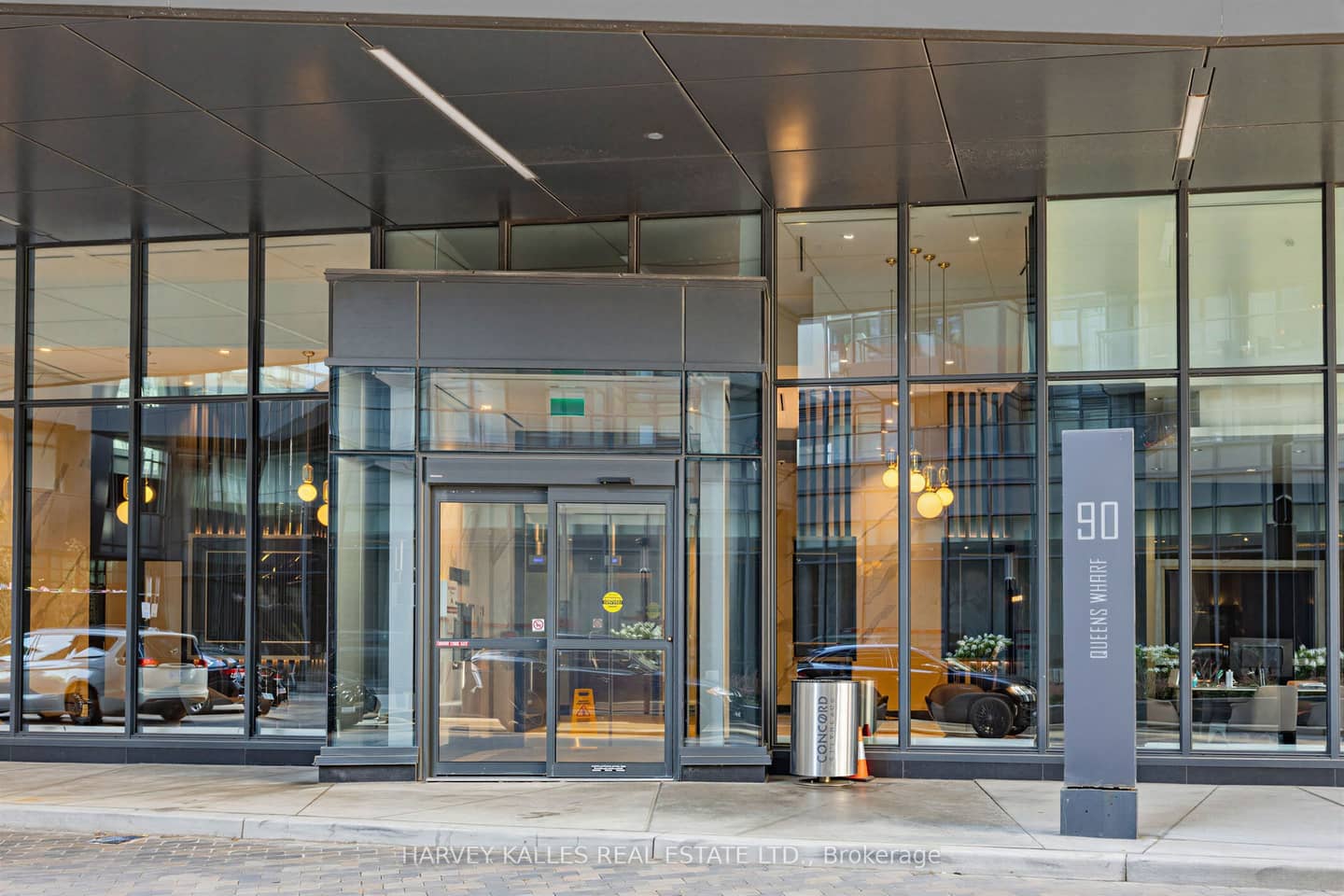 90 Queens Wharf Road 608, Toronto, ON M5V 0E6