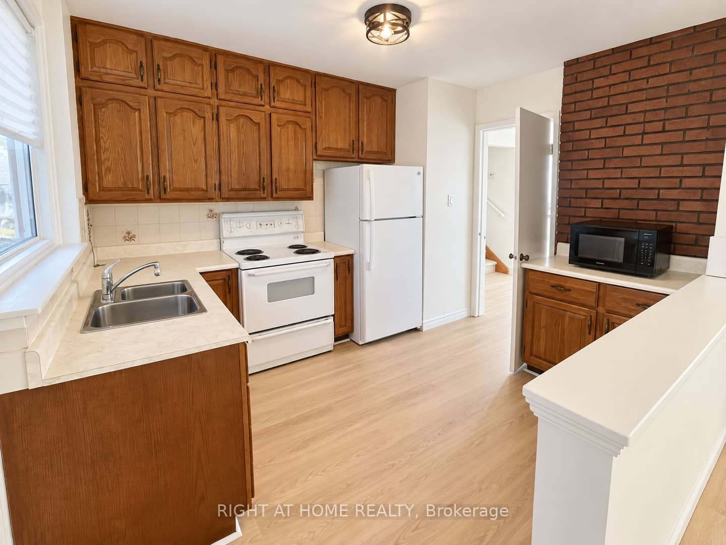 223 Ellendale Drive, Toronto, ON M1P 1P5