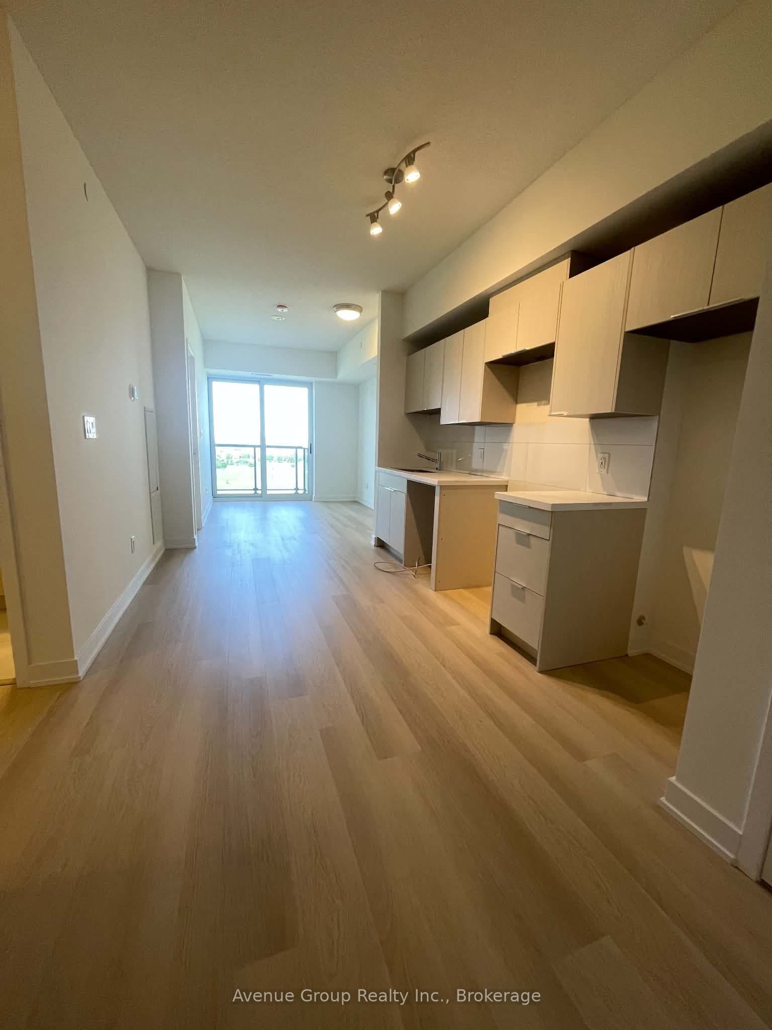 2825 Jane Street 813, Toronto, ON M3N 0A8