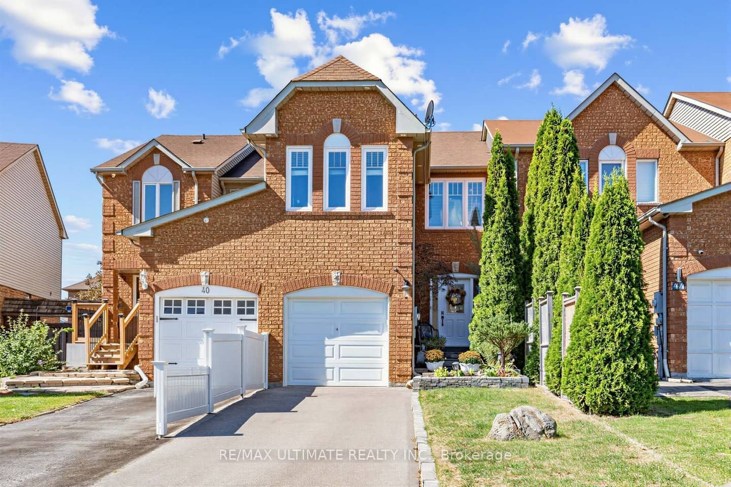 42 Landerville Lane, Clarington, ON L1C 4W8