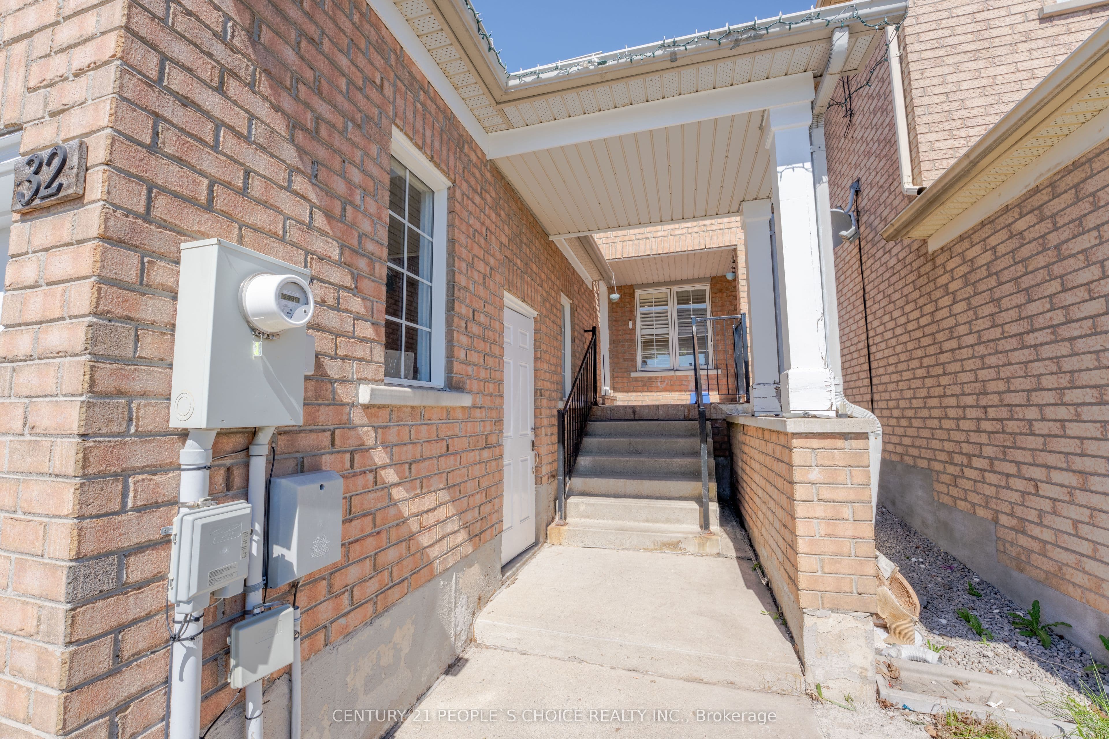 32 Summerdale Crescent, Brampton, ON L6X 4V8